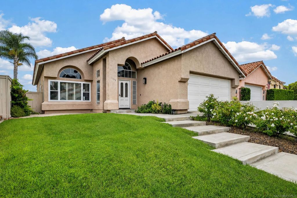 1772 Pinnacle, Vista