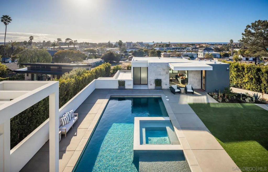 521 S Rios Ave, Solana Beach