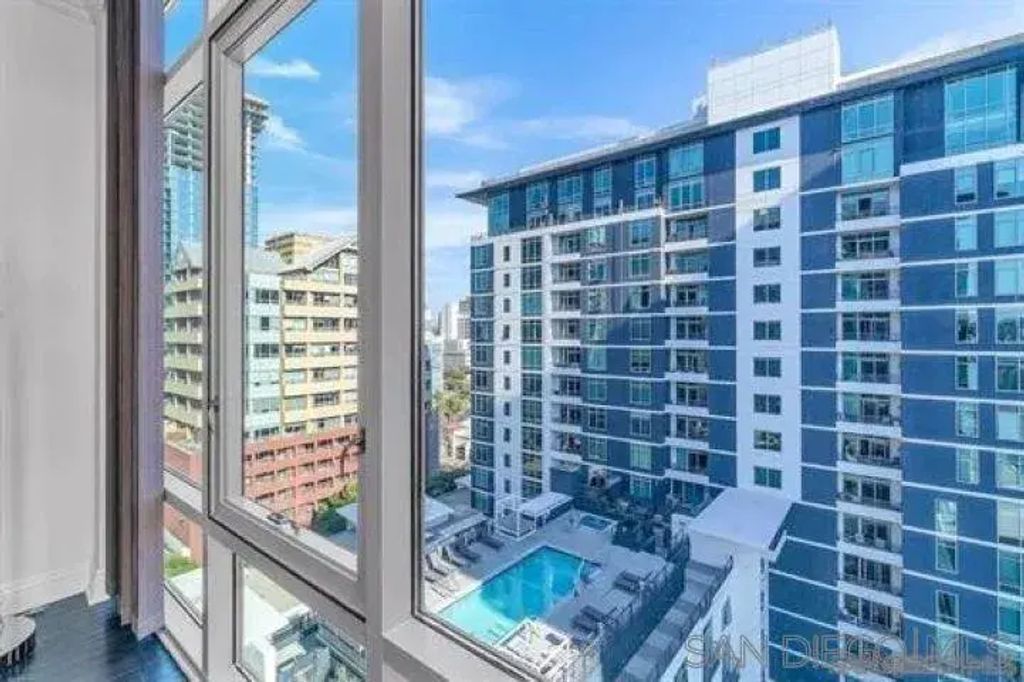 425 W Beech 1354, Downtown (DT)