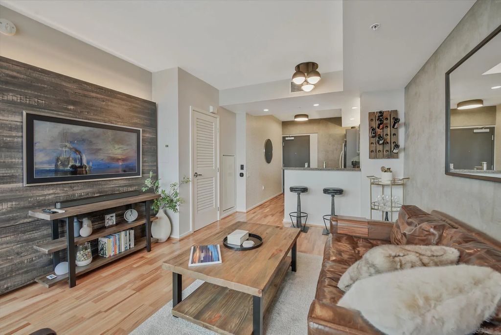 321 10th Ave 1603, DOWNTOWN