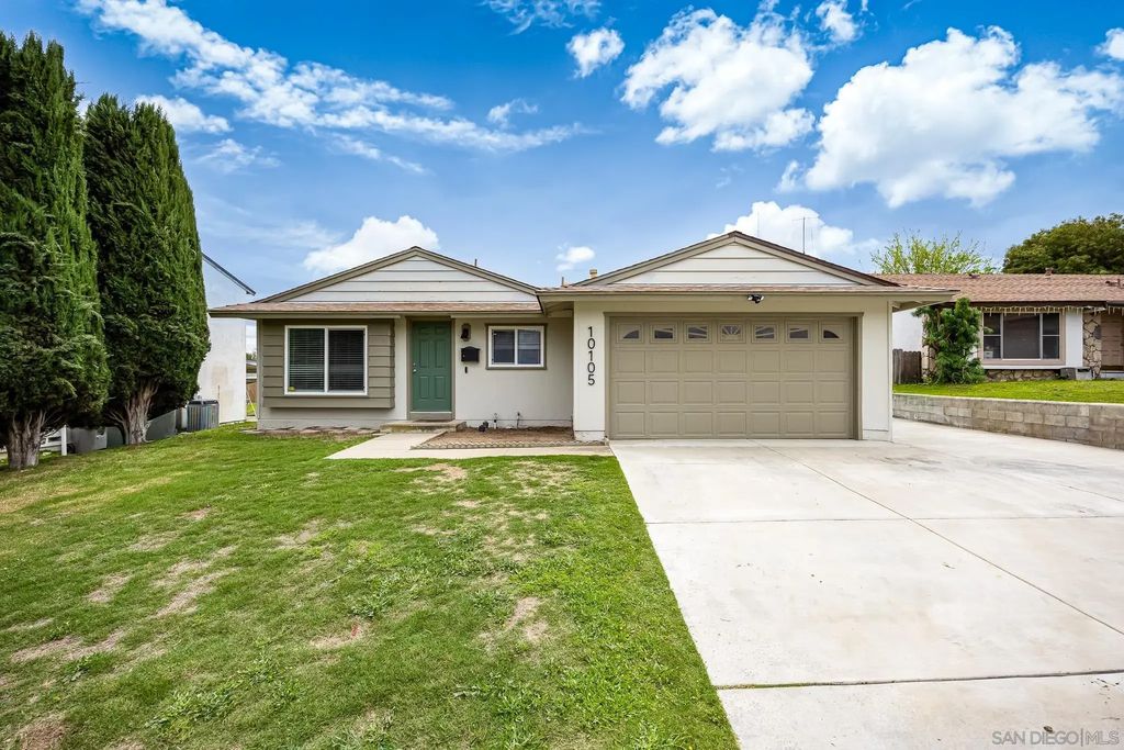 10105 Shaggybark Dr, Santee