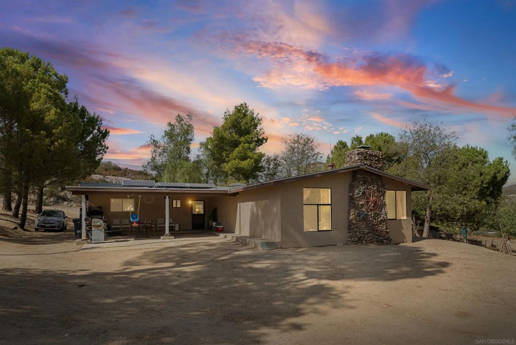 2226 Buckman Springs, Campo