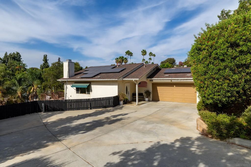 12312 Sunbrite Lane, Lakeside