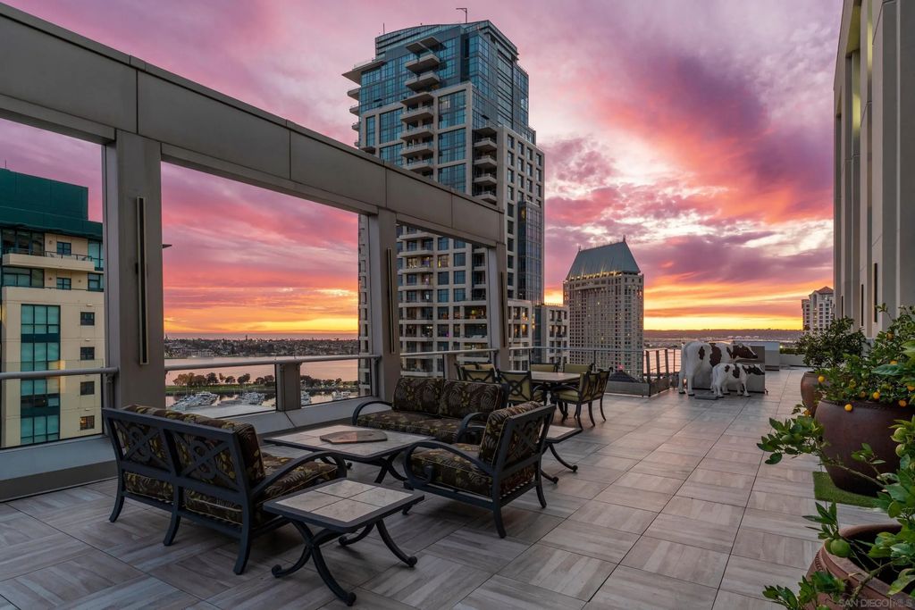 645 Front St 2204, DOWNTOWN