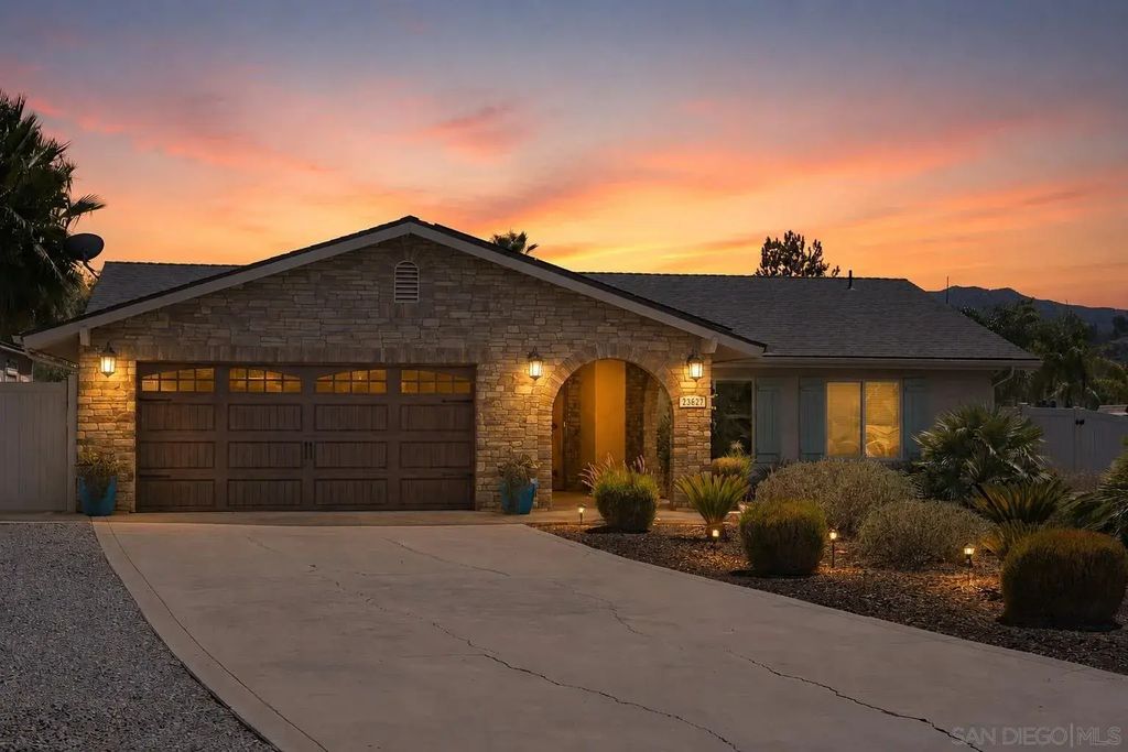 23627 Scarbery Way, Ramona