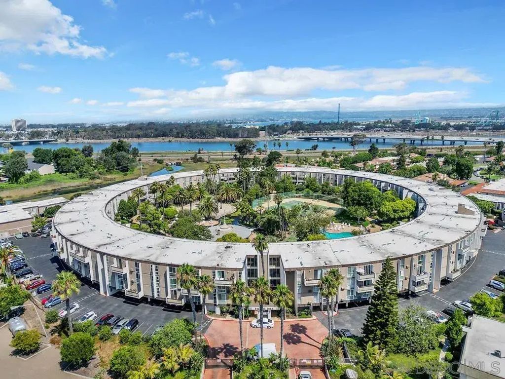3050 Rue D'orleans 380, POINT LOMA