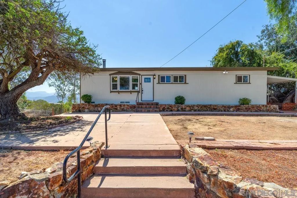 497 Mountain View Road, El Cajon