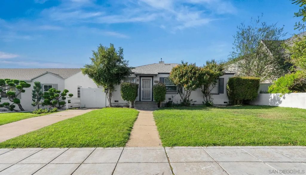 326 H Ave, Coronado