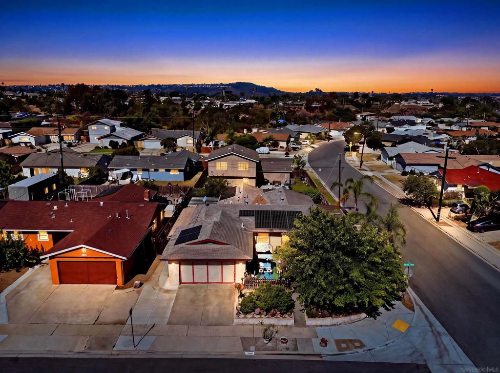 5196 Rebel, CLAIREMONT