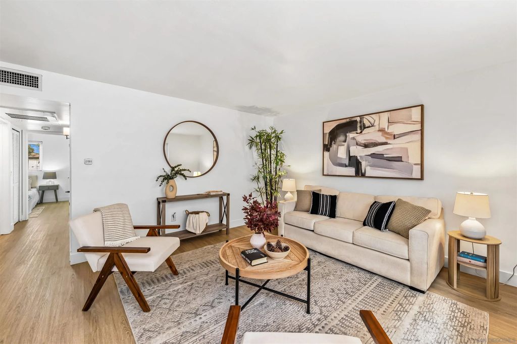 1030 Robinson Ave 208, HILLCREST