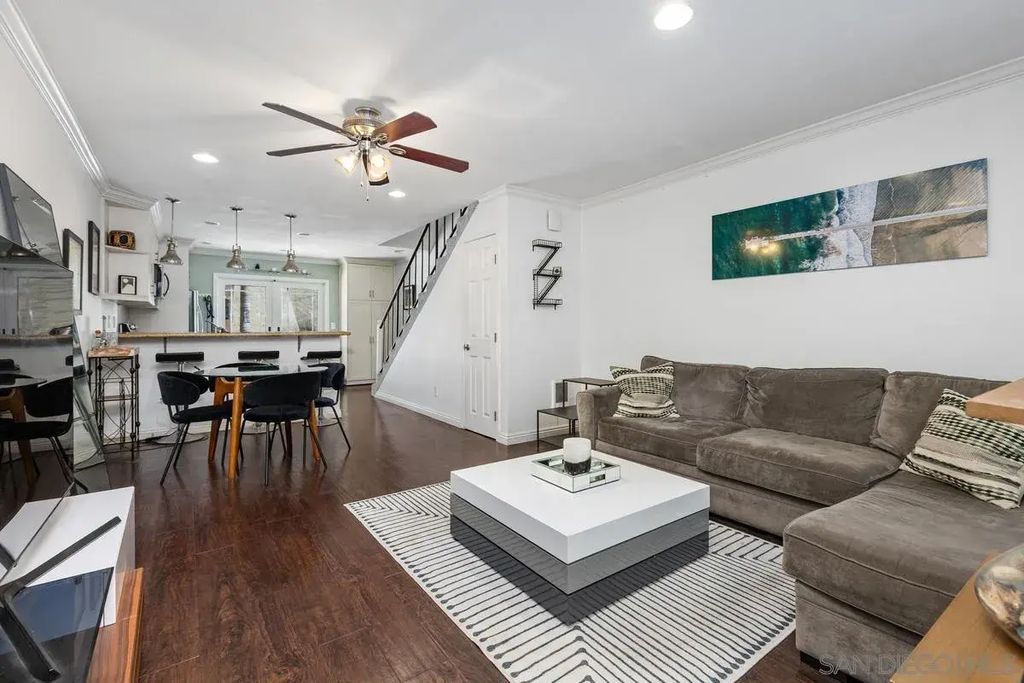 7856 Camino Glorita, UNIVERSITY CITY