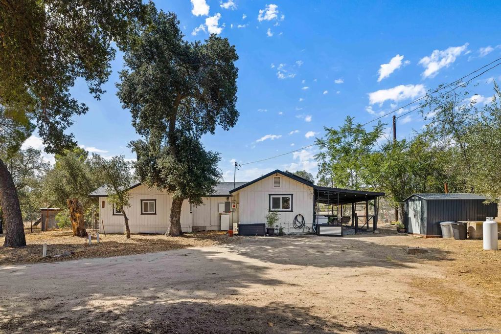 2156 Ruby, Boulevard