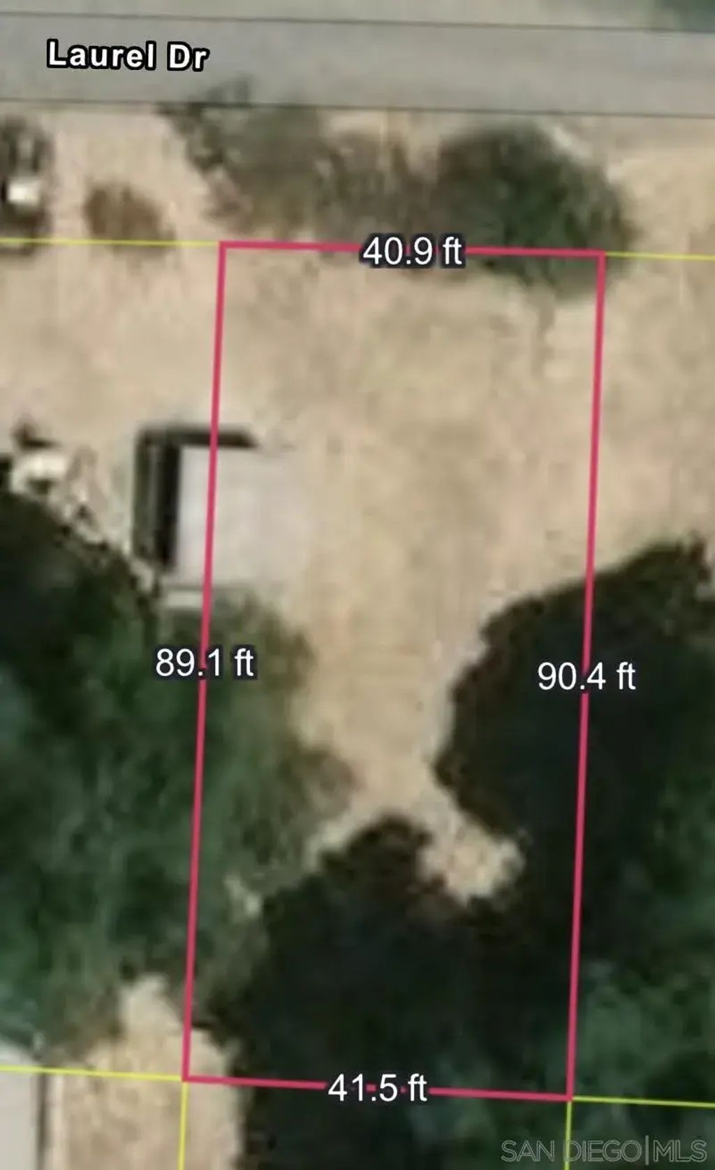 Laurel Dr. 1, Campio