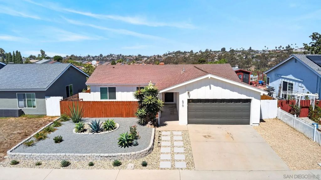 670 Mariposa Cir, Chula Vista