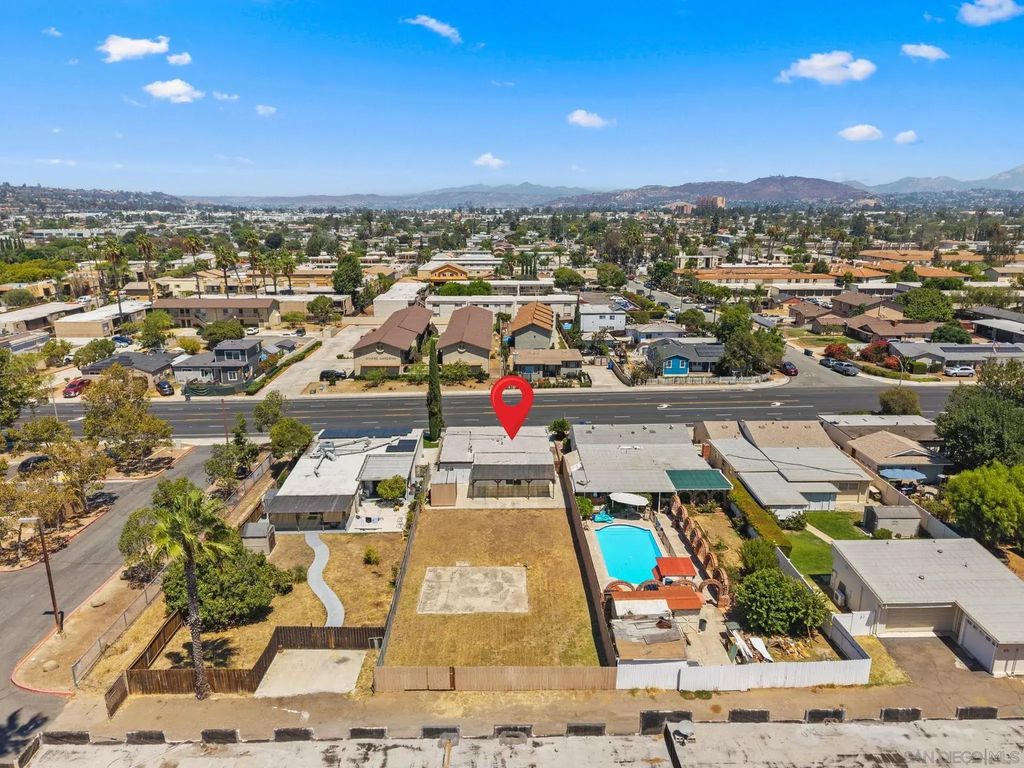 317 W Chase Ave West, El Cajon