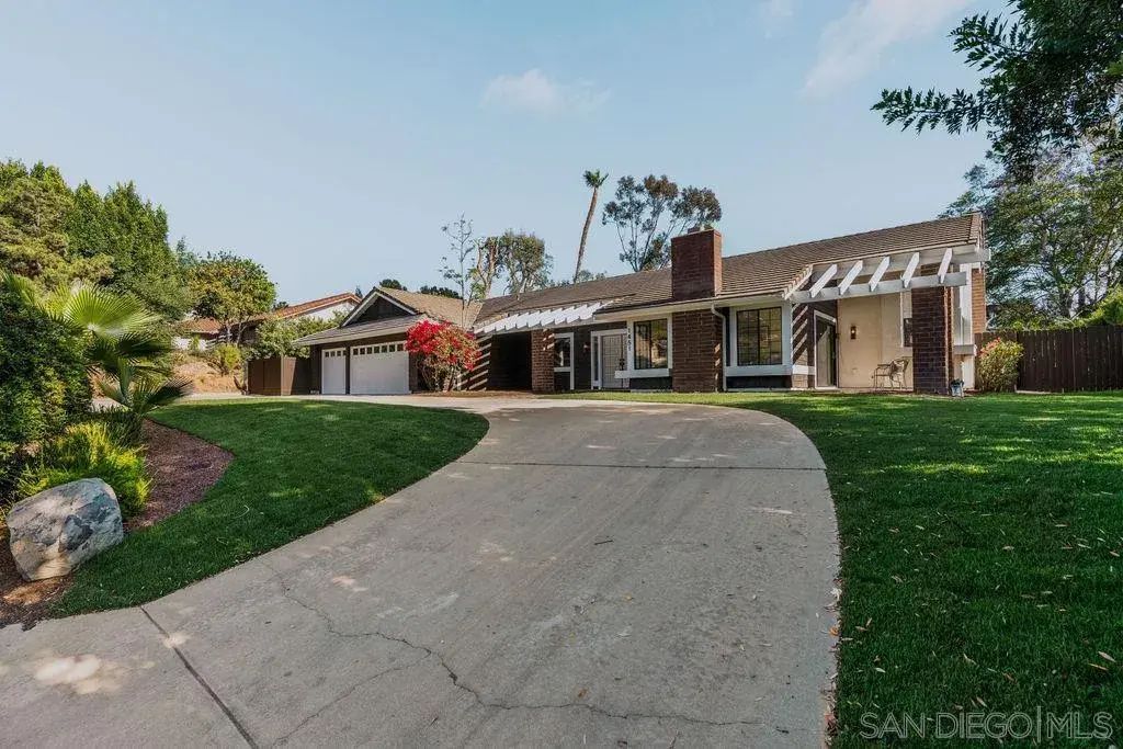 1451 Ventana Dr, Escondido