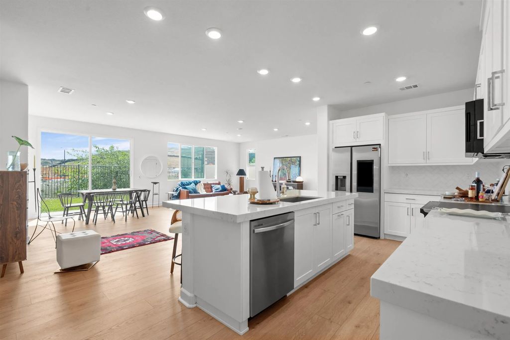 845 Hana Ave 2, Chula Vista