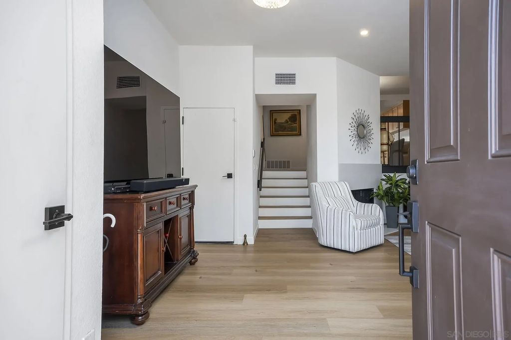 7426 Caminito Carloltta, SAN CARLOS