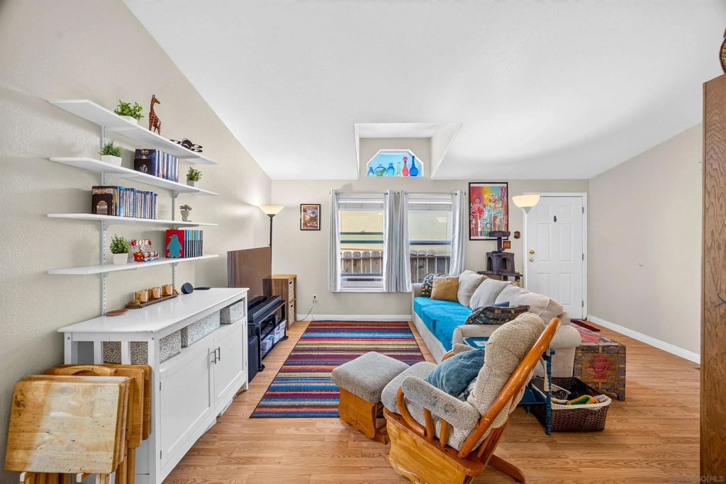 1638 Calavo Rd 35, Fallbrook