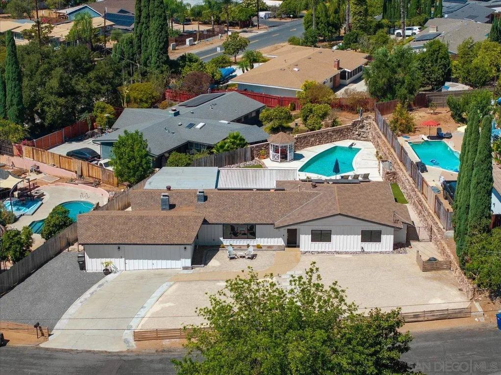 2073 Ginny Ln, Escondido