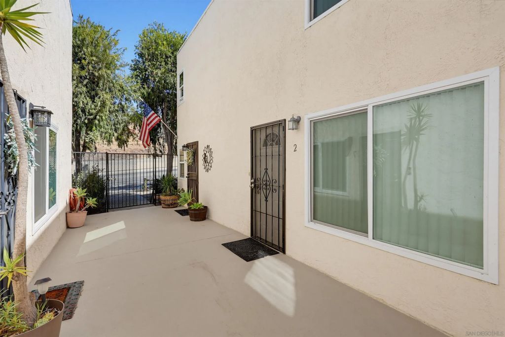 5725 Linda Vista Road 2, OLD TOWN