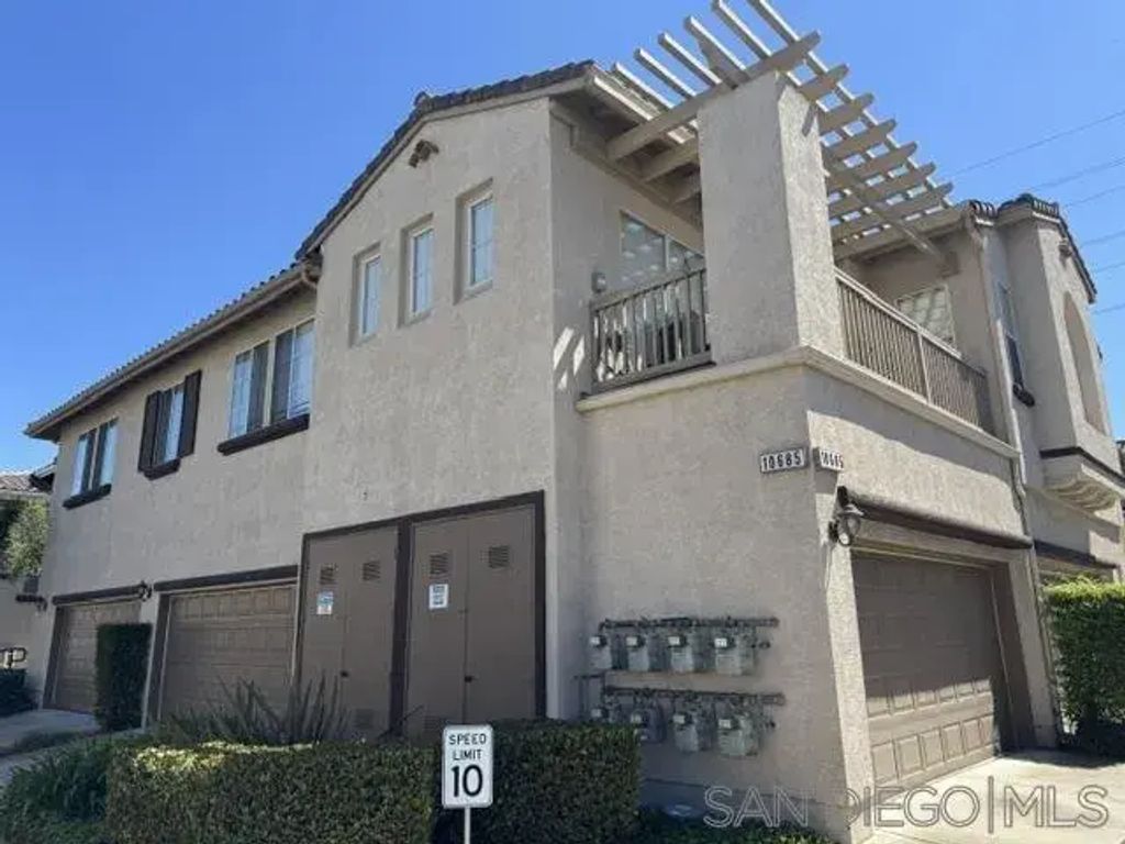 10685 Wexford St 2, SCRIPPS RANCH
