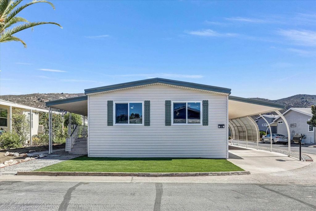 15420 Olde Highway 80 127, El Cajon
