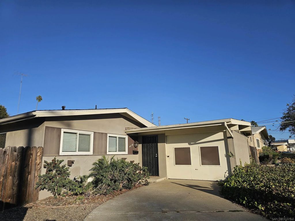 4858 Chateau Drive, CLAIREMONT