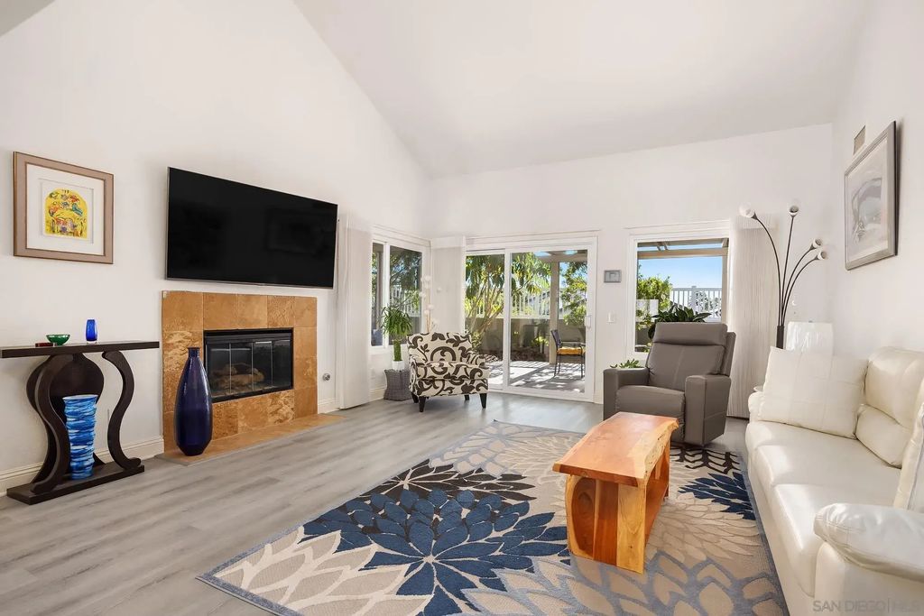 4950 Galicia Way, Oceanside