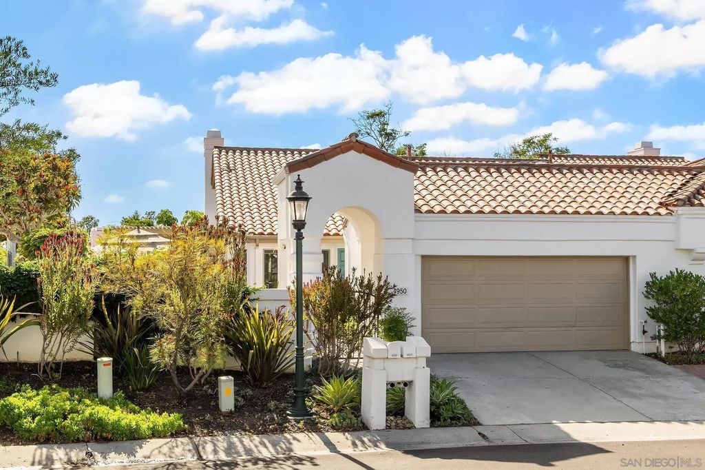 4950 Galicia Way, Oceanside