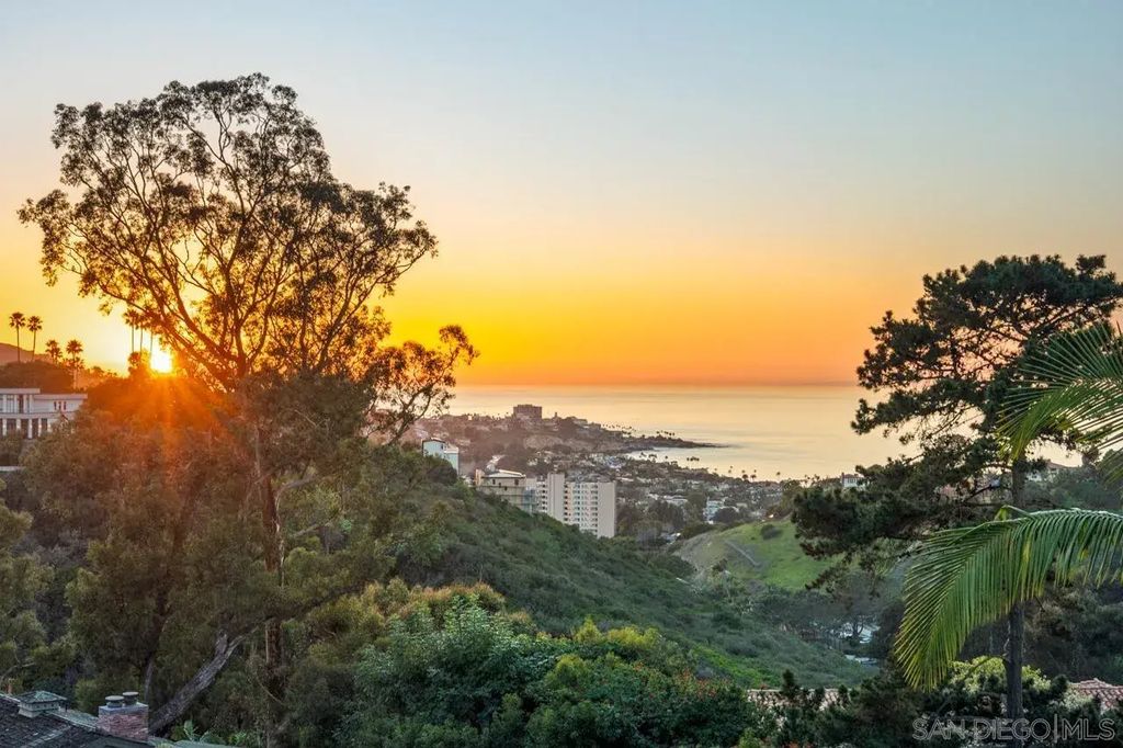 8080 La Jolla Scenic Dr North, La Jolla