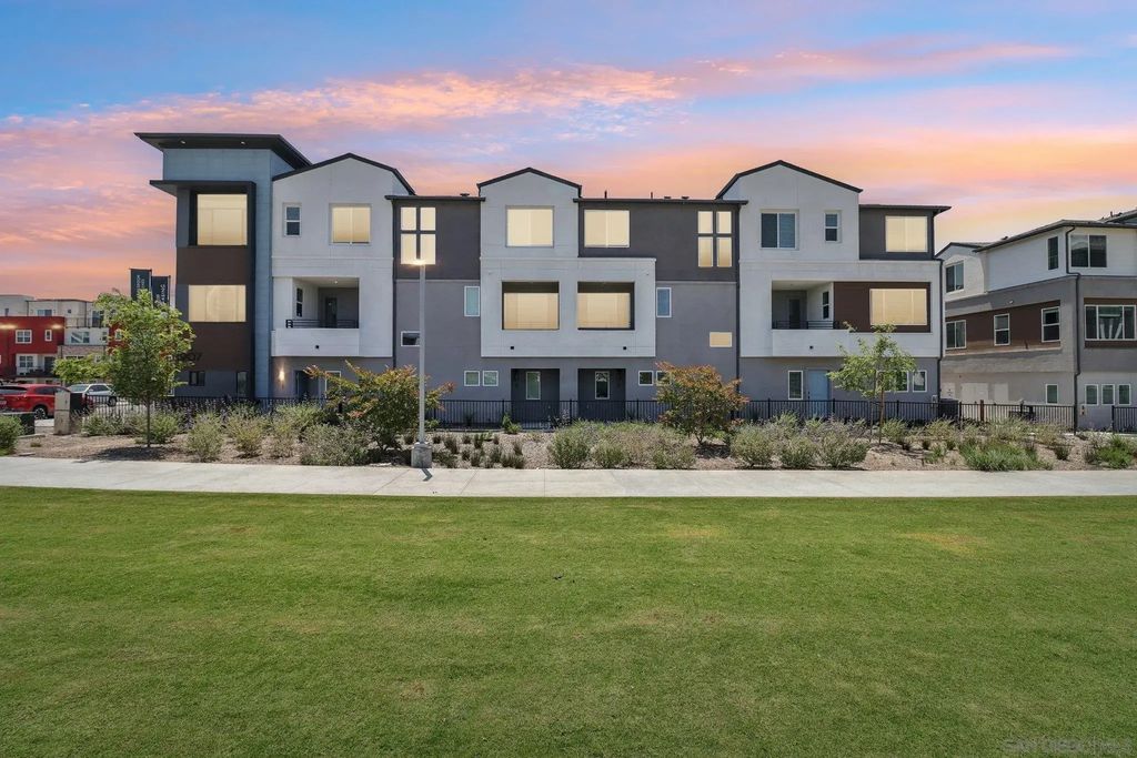 1907 Capella St 1907-1, Chula Vista
