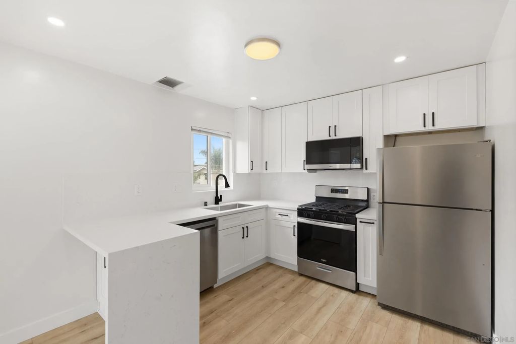230 Elm Ave, Imperial Beach