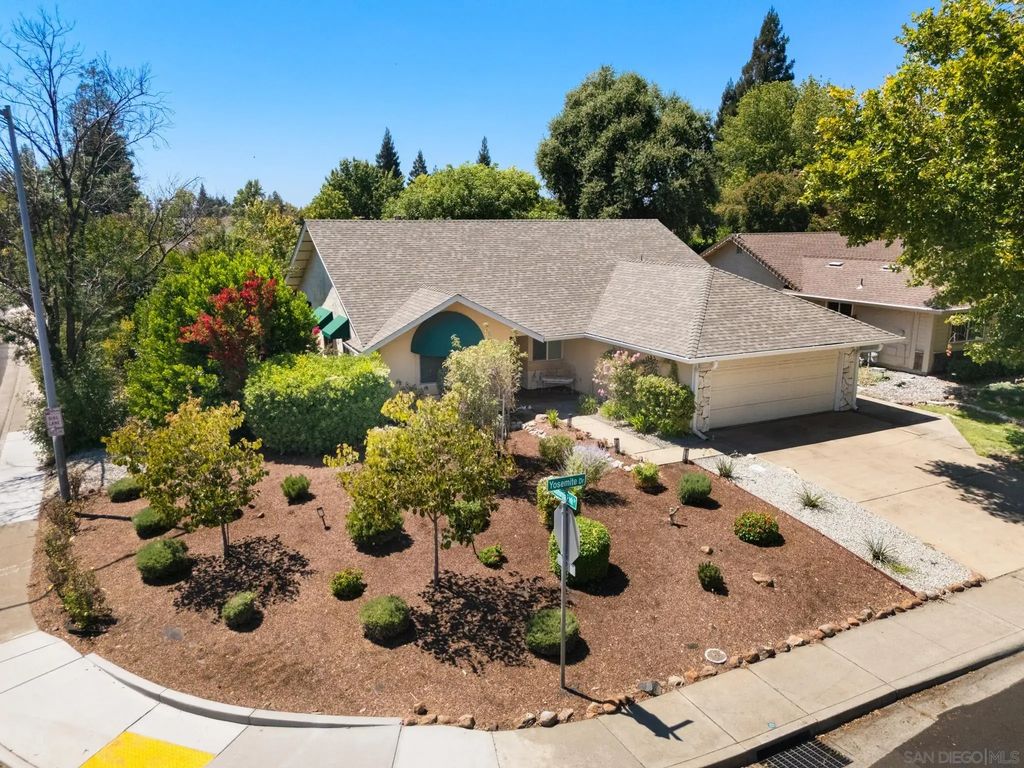 898 Yosemite, Chico