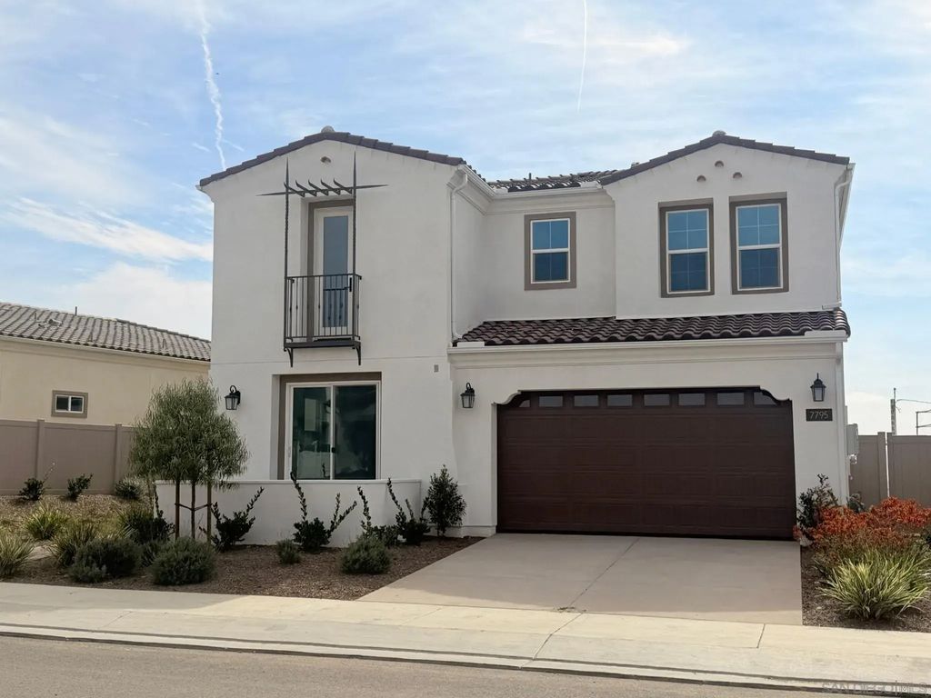 7795 La Mesa Summit Dr, La Mesa