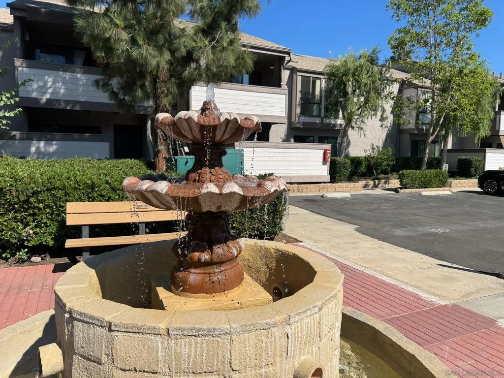 9189 Village Glen Dr 252, San Diego