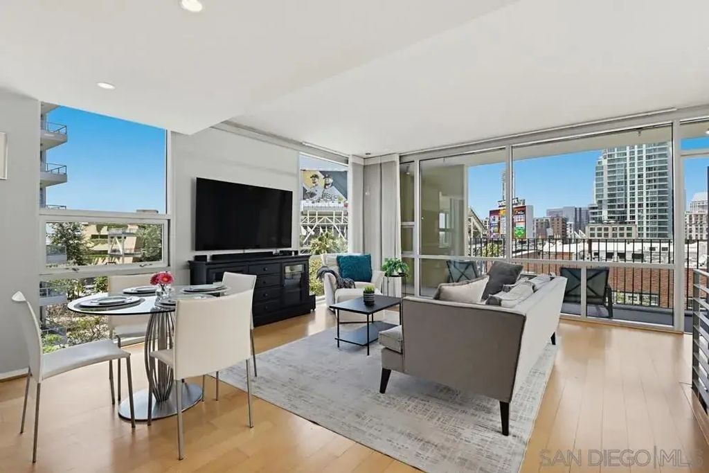 321 10th Ave 512, East Village (400)
