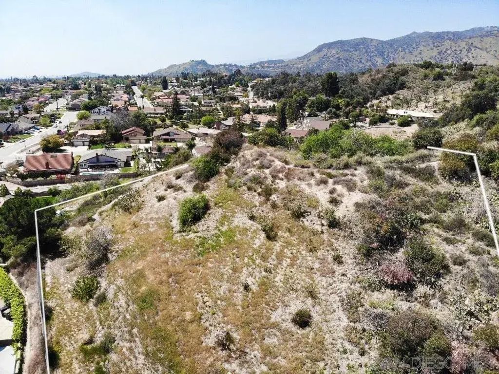 16 Esperanza Drive 16, La Verne