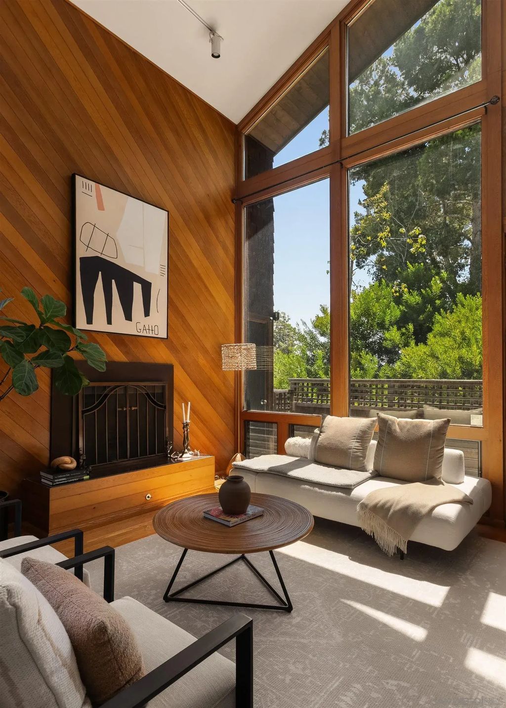 3120 Falcon, MISSION HILLS