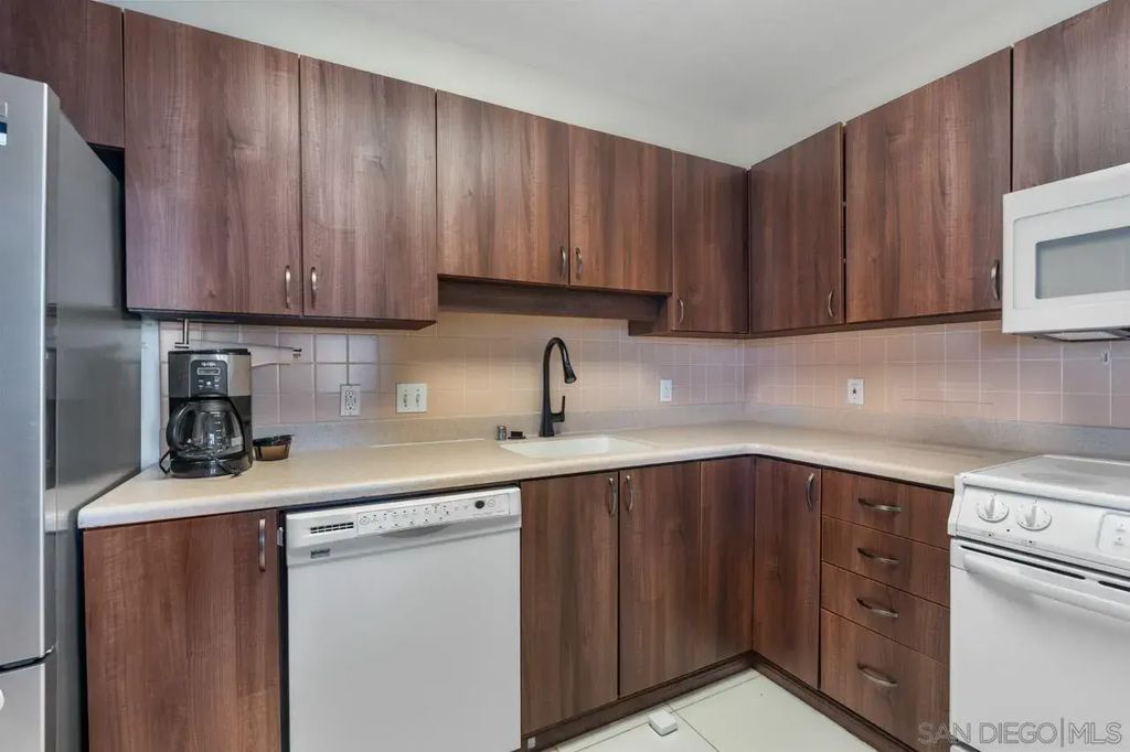 3890 Nobel 608, UNIVERSITY CITY