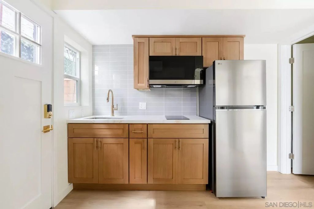 722 E 116th, Los Angeles