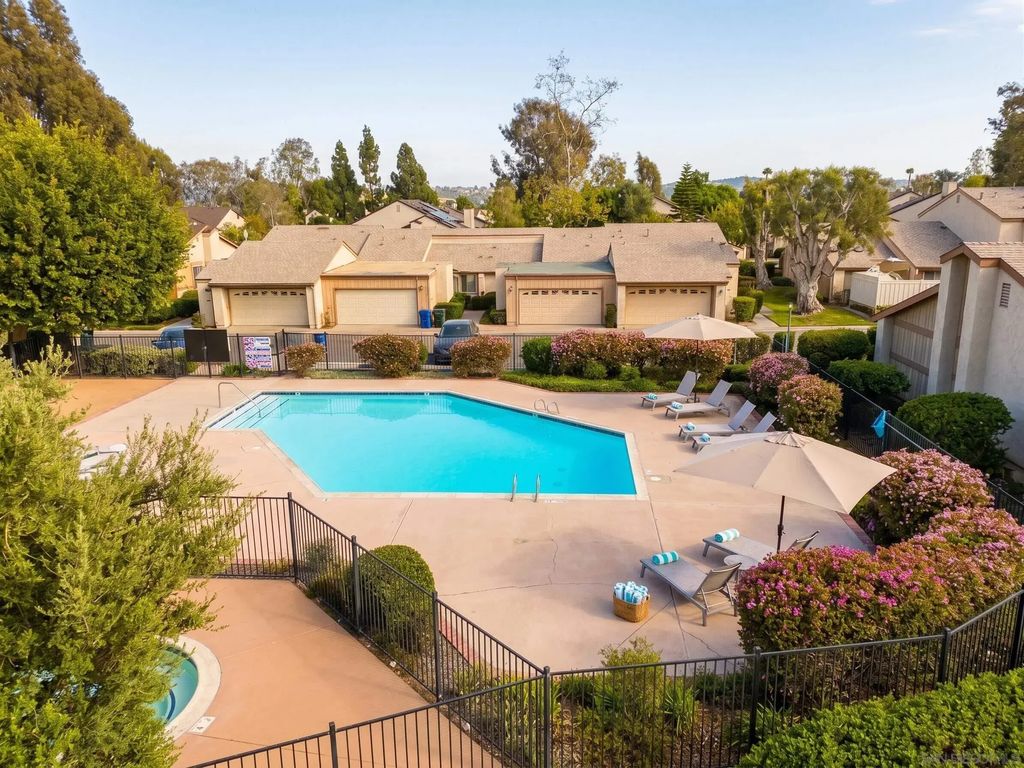 4933 Camino David, Bonita