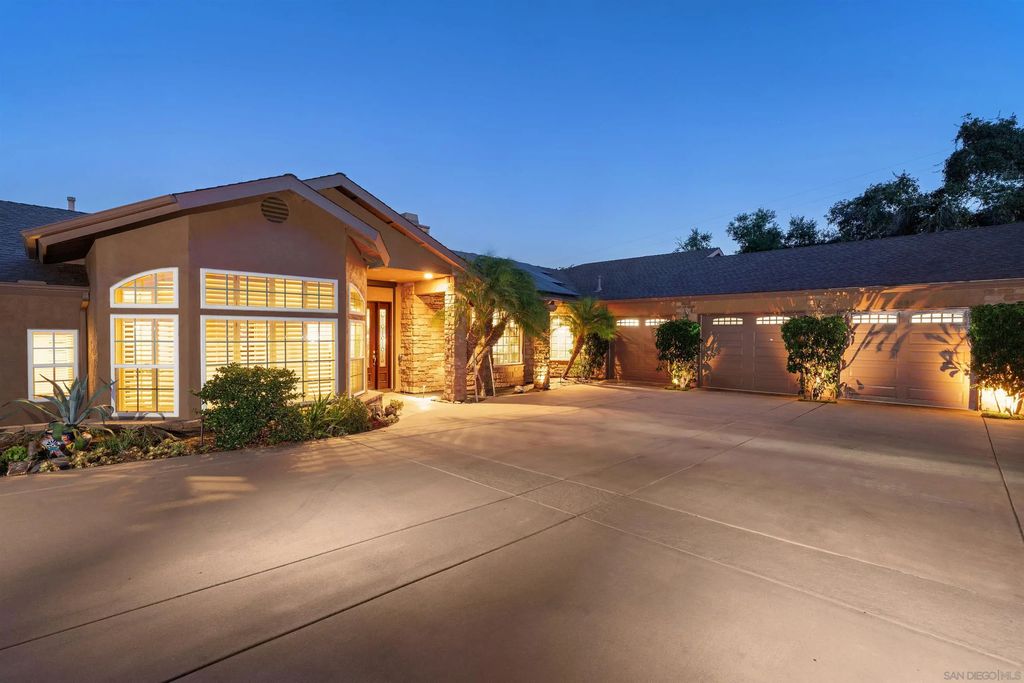 1695 Grove Rd, El Cajon