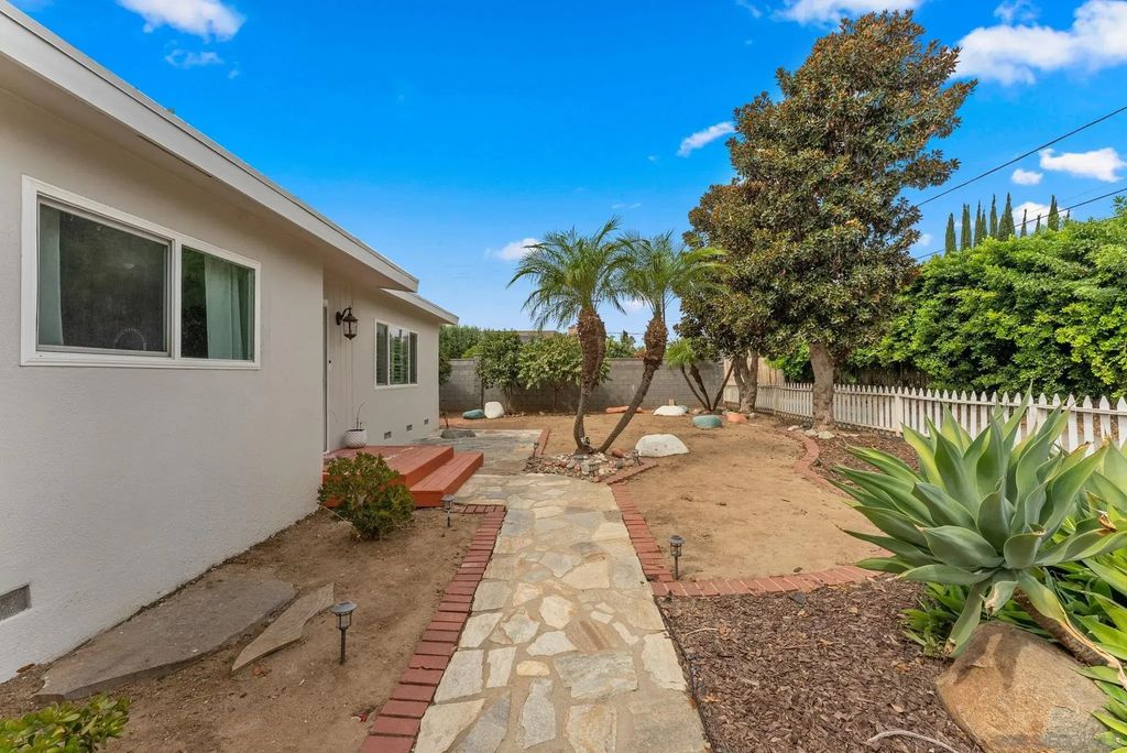 665 Foy Ln, Escondido