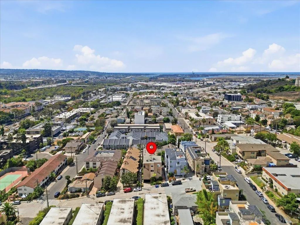 1124 Fresno 1, BAY PARK
