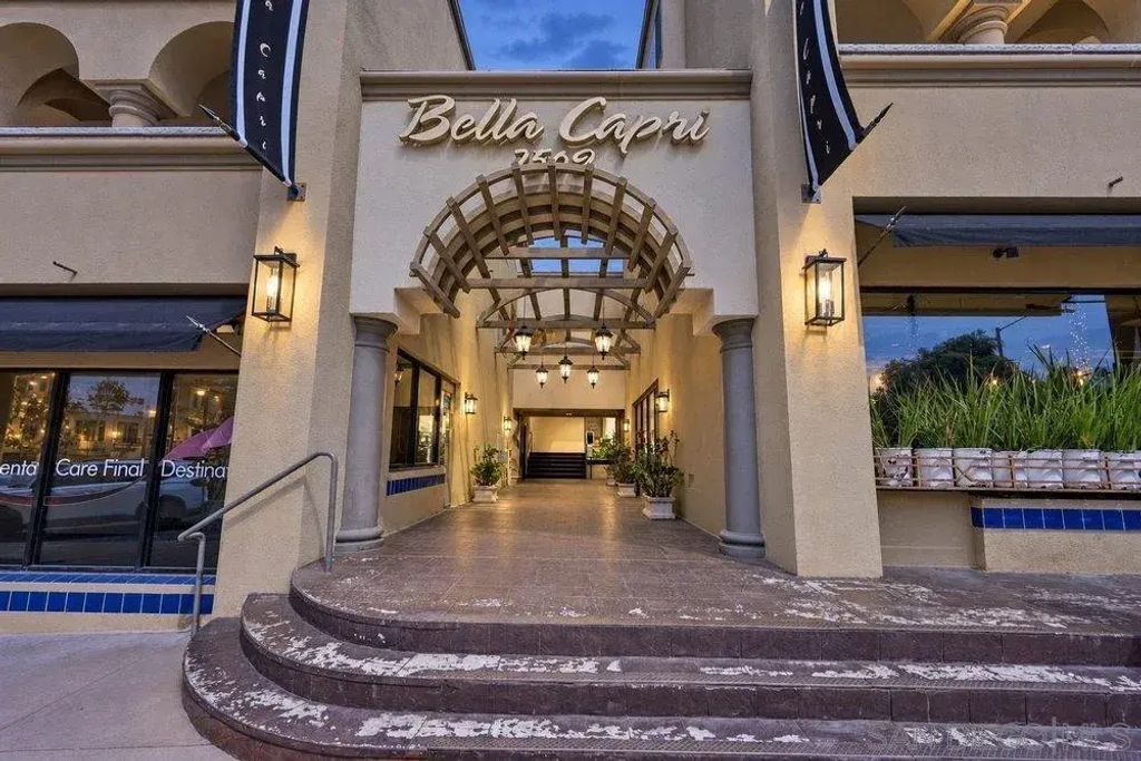 7509 Draper 210, La Jolla