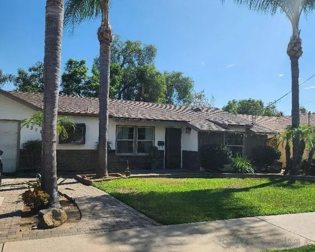 9373 Willowgrove Ave., Santee