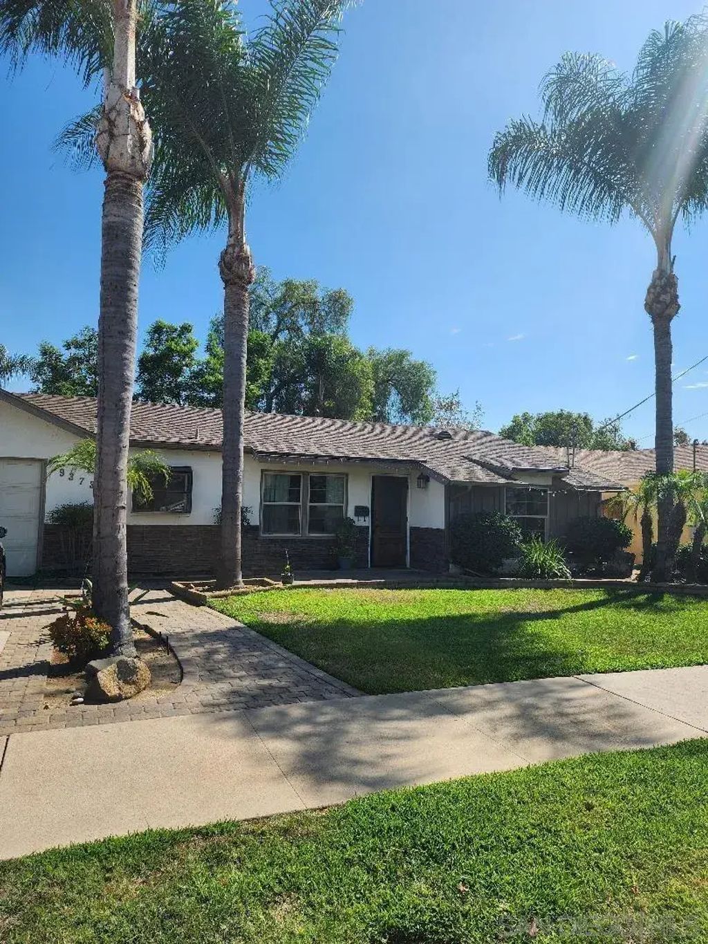 9373 Willowgrove Ave., Santee