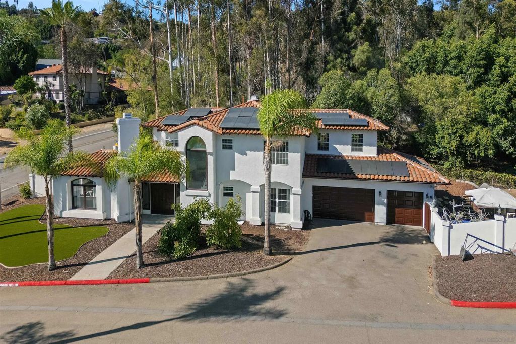 9742 Raspberry Ice Lane, La Mesa