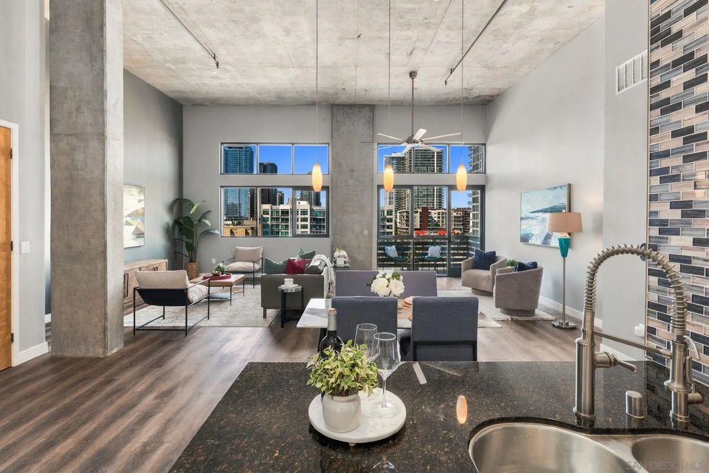 527 10th 706, San Diego